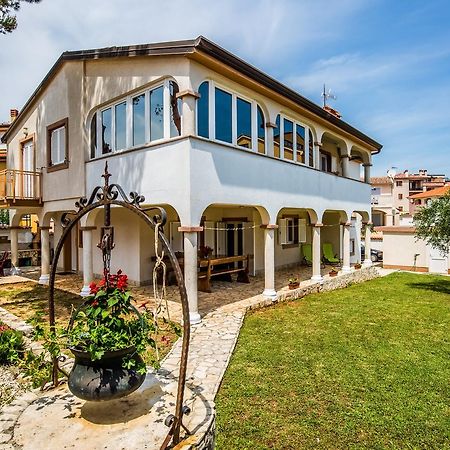 Apartment Carolina Ližnjan Екстериор снимка