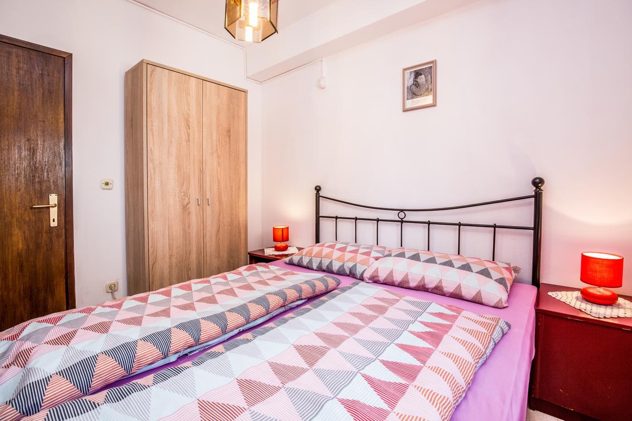Apartment Carolina Ližnjan Екстериор снимка