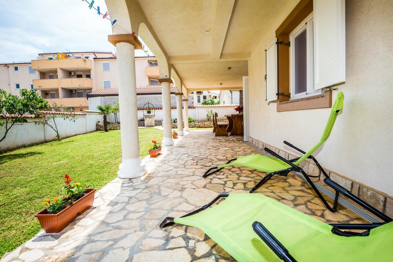 Apartment Carolina Ližnjan Екстериор снимка