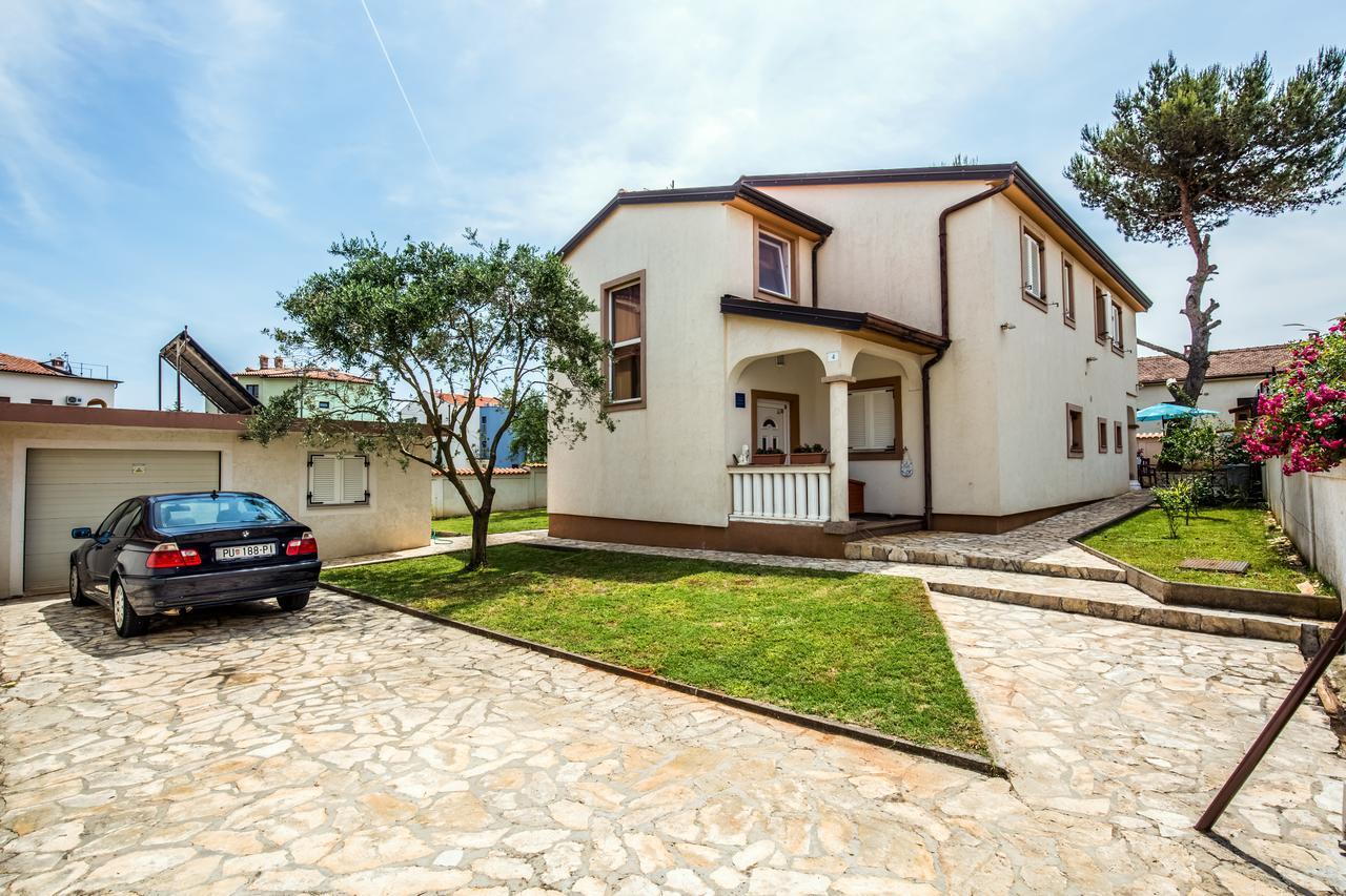 Apartment Carolina Ližnjan Екстериор снимка